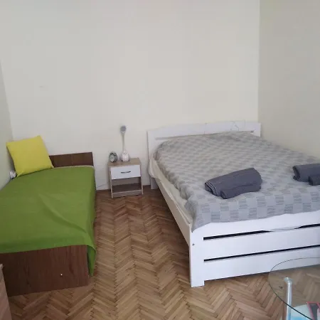 Adrienn Apartment *